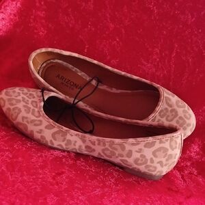 Arizona Jean Company Women's Tan Leopard Flats